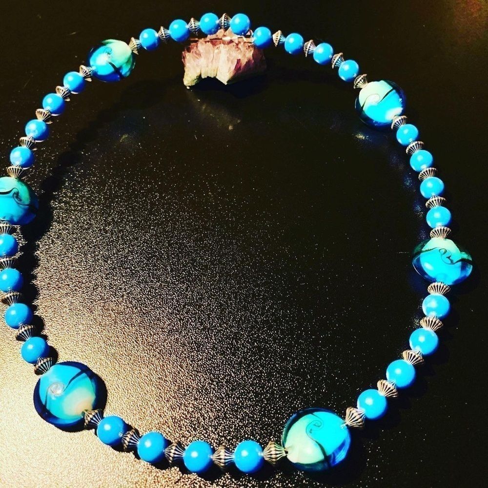 Rin's Unique Boutique - Handmade - Beaded Necklace